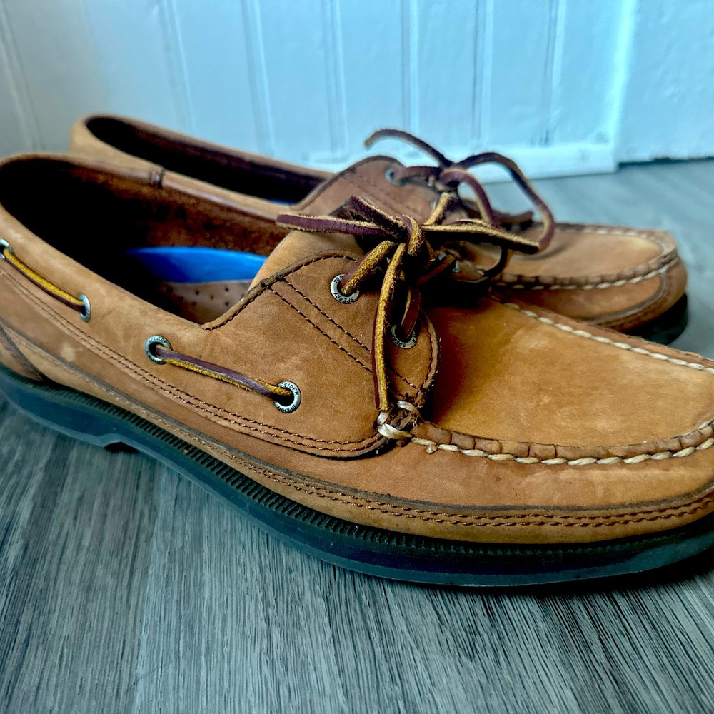 Like new, size 8, men’s Sperrys